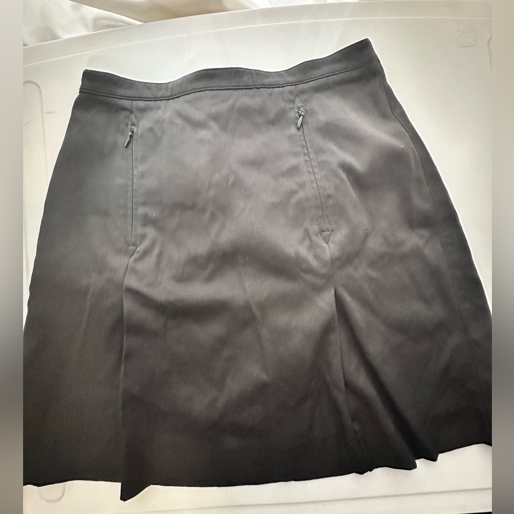 Black golf skirt.